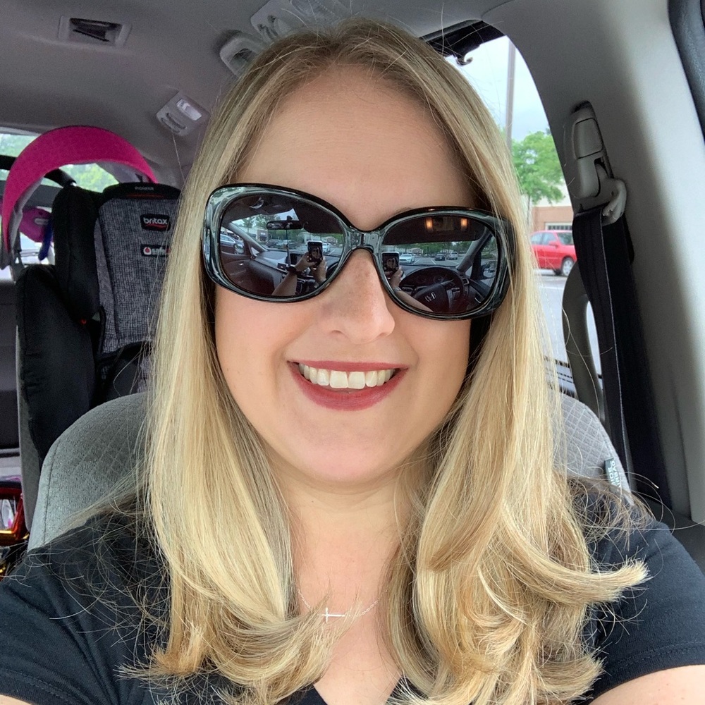 Meet your Posher, Brooke